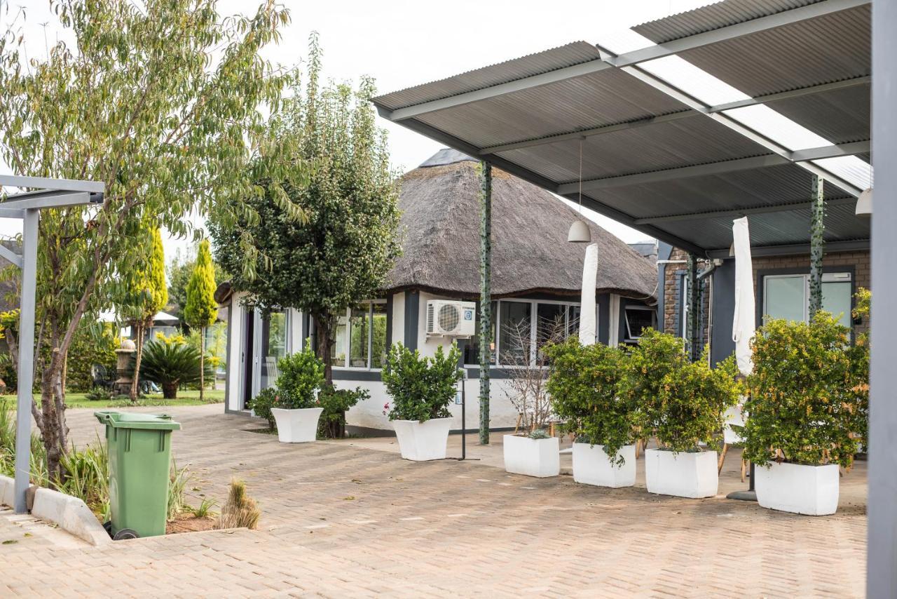 Phokeng チベリー ベッド アンド ブレックファースト Bed & Breakfast エクステリア 写真